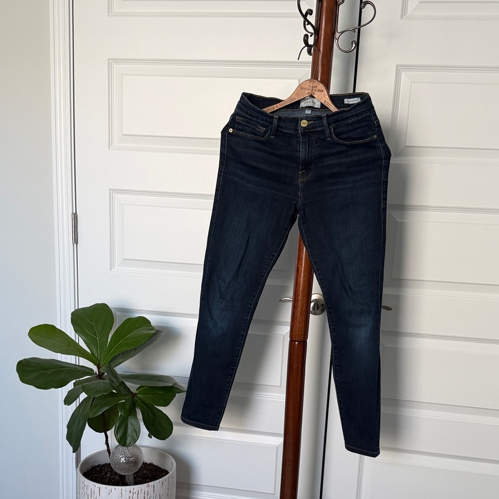Frame Denim Women's Skinny Jeans in Dark Blue Wash